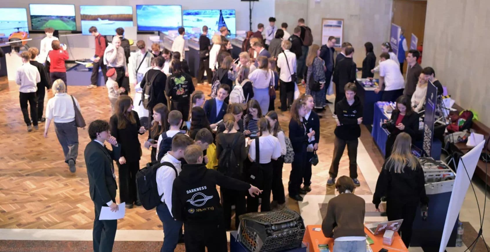 Будущее России — в высоких технологиях: в Петербурге наградили юных учёных