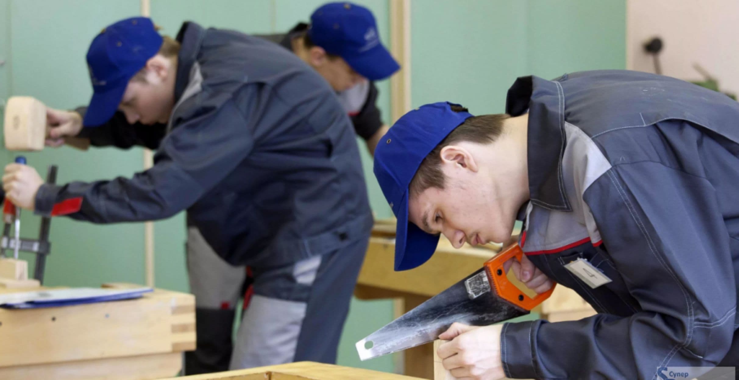 Госдума приняла закон о профессиональной подготовке для школьников, не сдавших ОГЭ